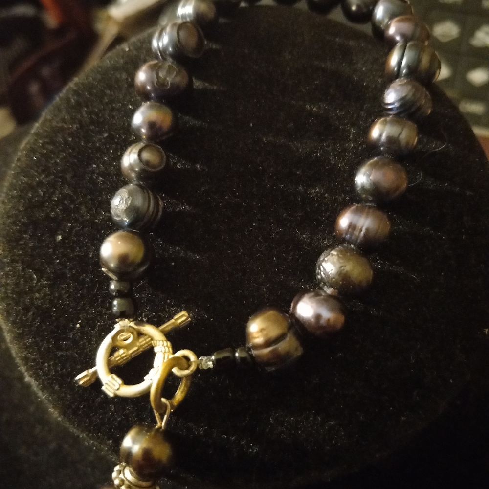 Black & Purple  Pearl & Sterling silver  9.25 bracelet.